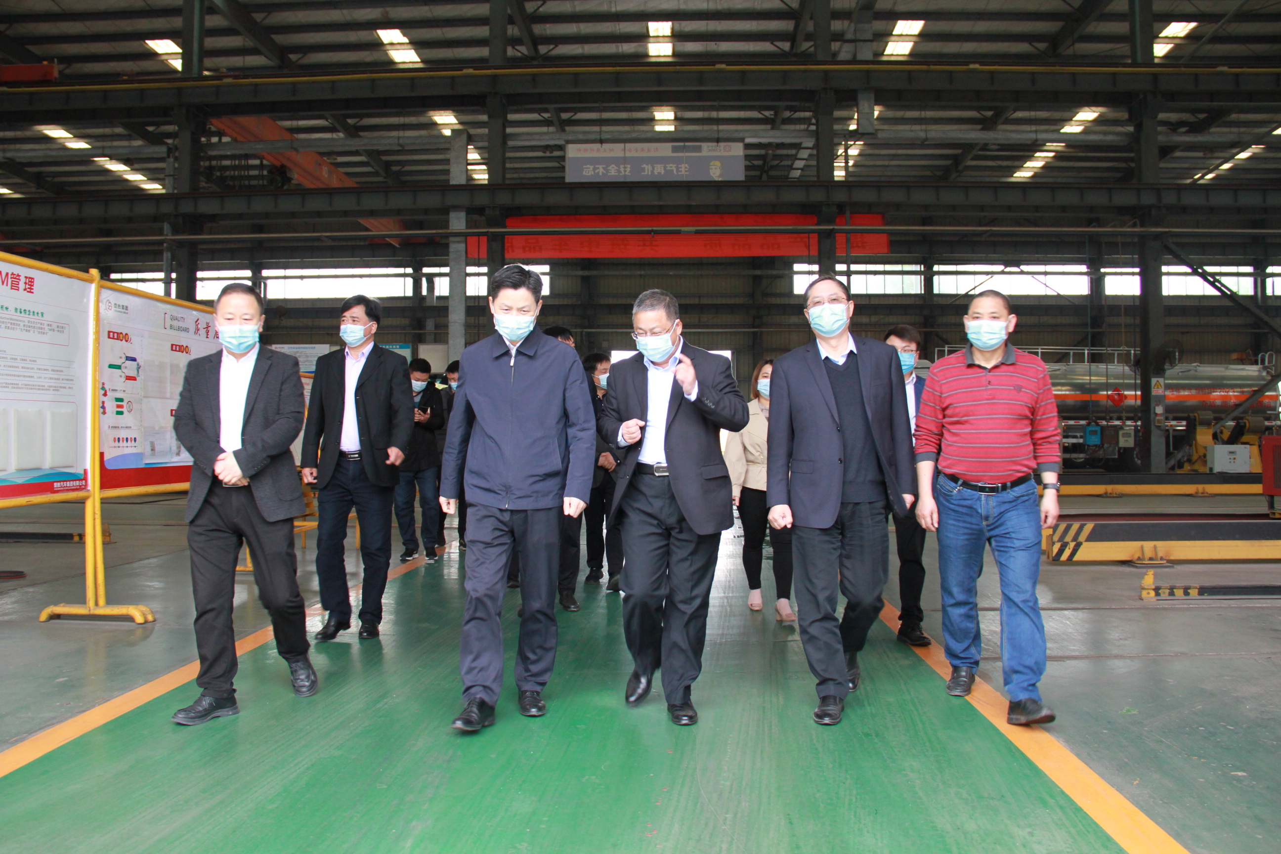 防疫情，促生產(chǎn)，市委常委副市長(zhǎng)甘國棟一行蒞臨楚勝調(diào)研