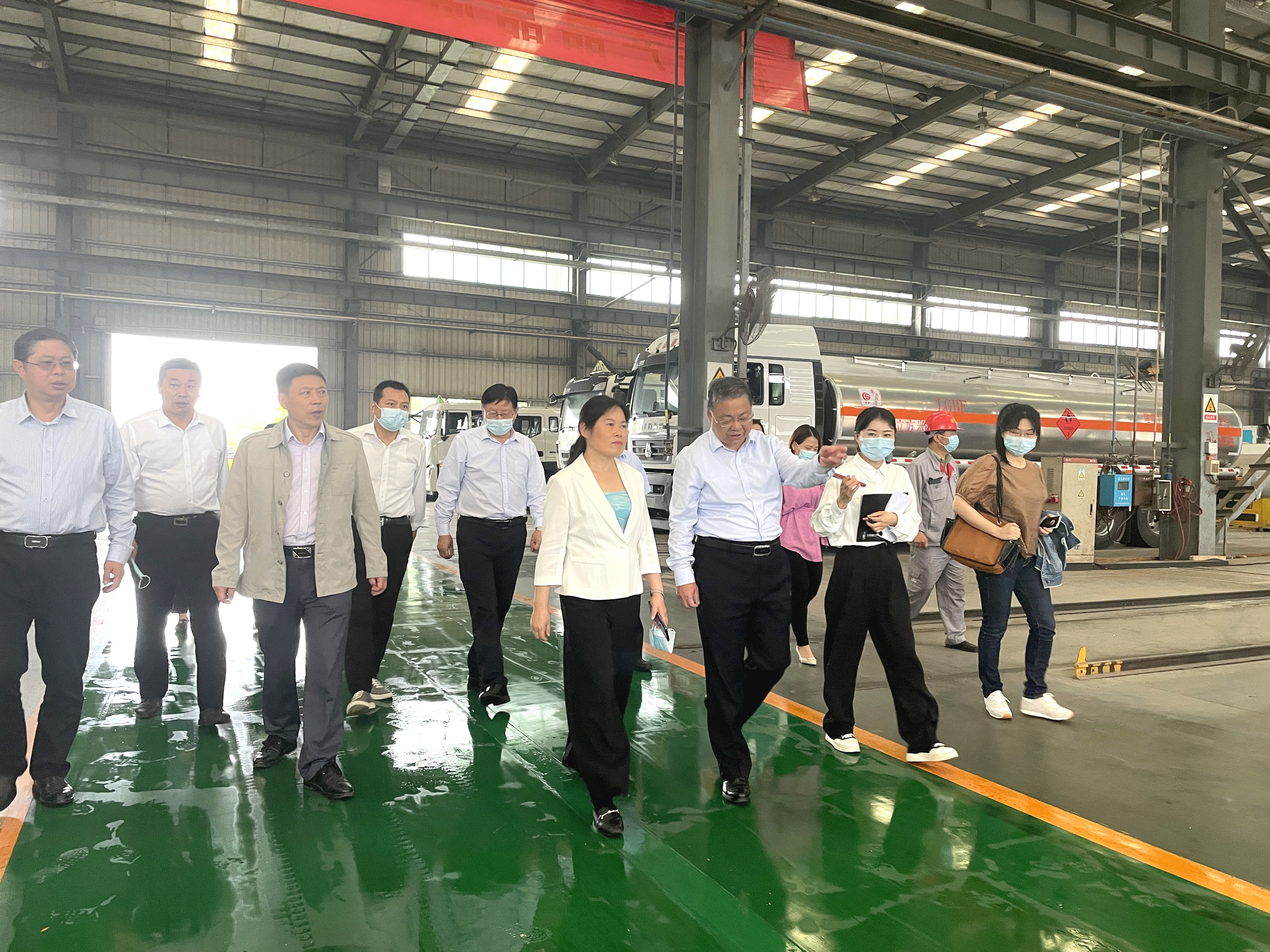 市委常委、市委統(tǒng)戰(zhàn)部部長(zhǎng)舒敏等領(lǐng)導(dǎo)一行蒞臨楚勝調(diào)研