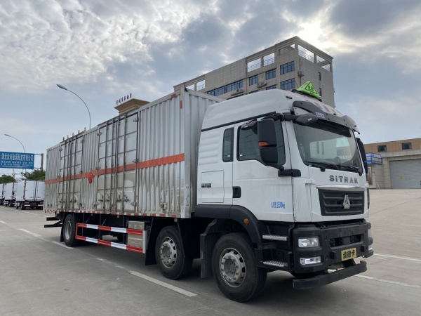 易燃液體廂式運(yùn)輸車，廂式運(yùn)輸車，楚勝汽車集團(tuán)